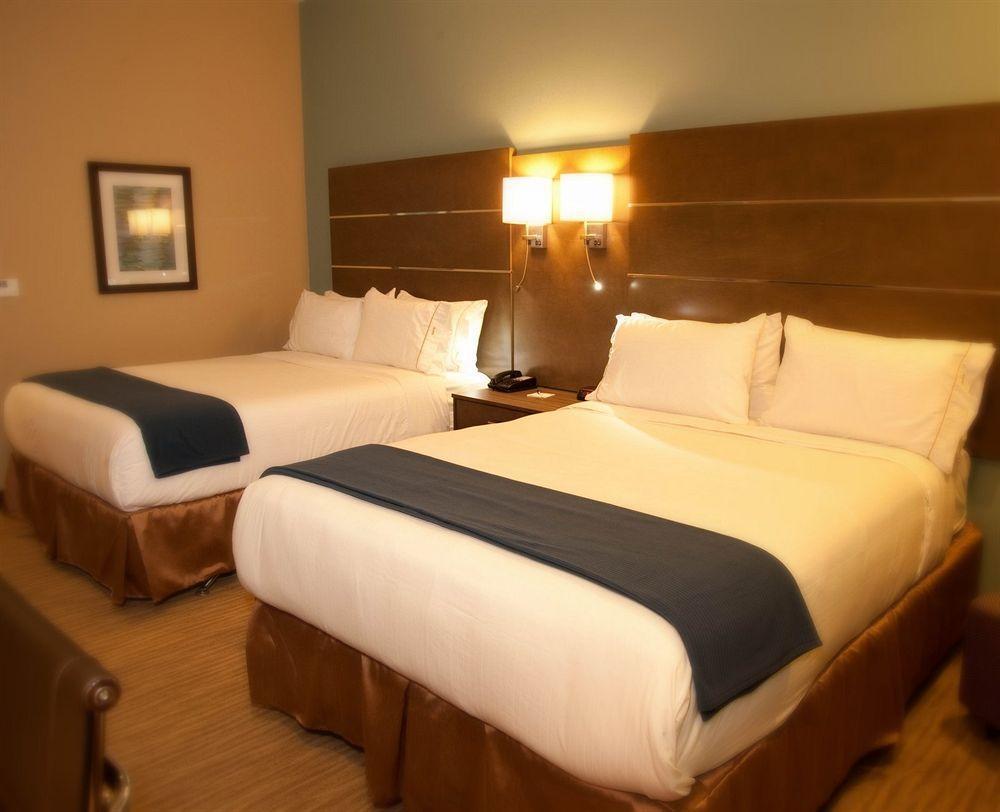 Holiday Inn Express And Suites Schulenburg By Ihg Dış mekan fotoğraf