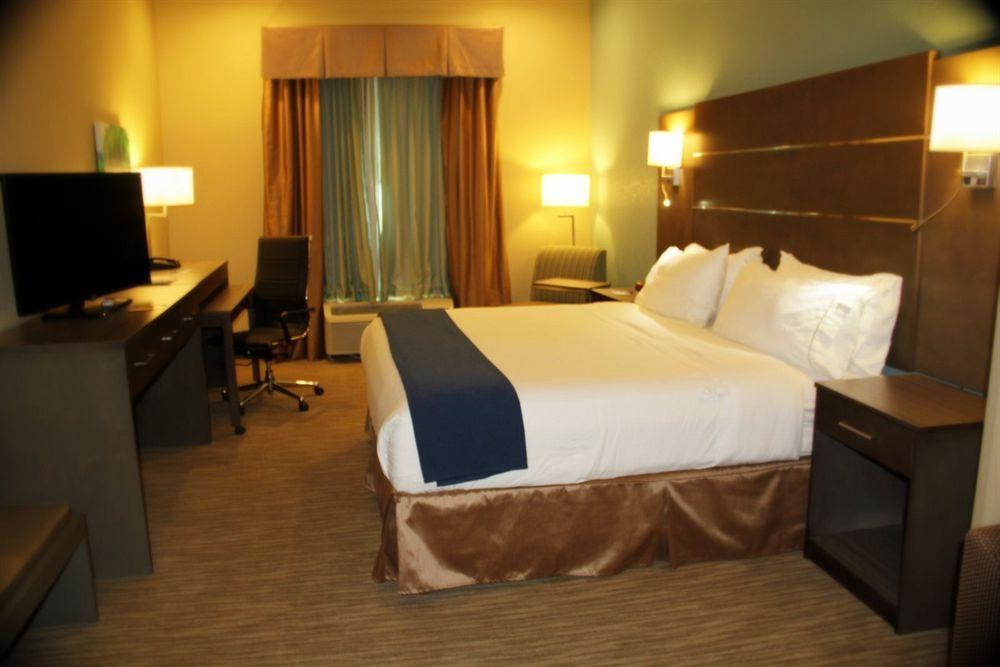 Holiday Inn Express And Suites Schulenburg By Ihg Dış mekan fotoğraf