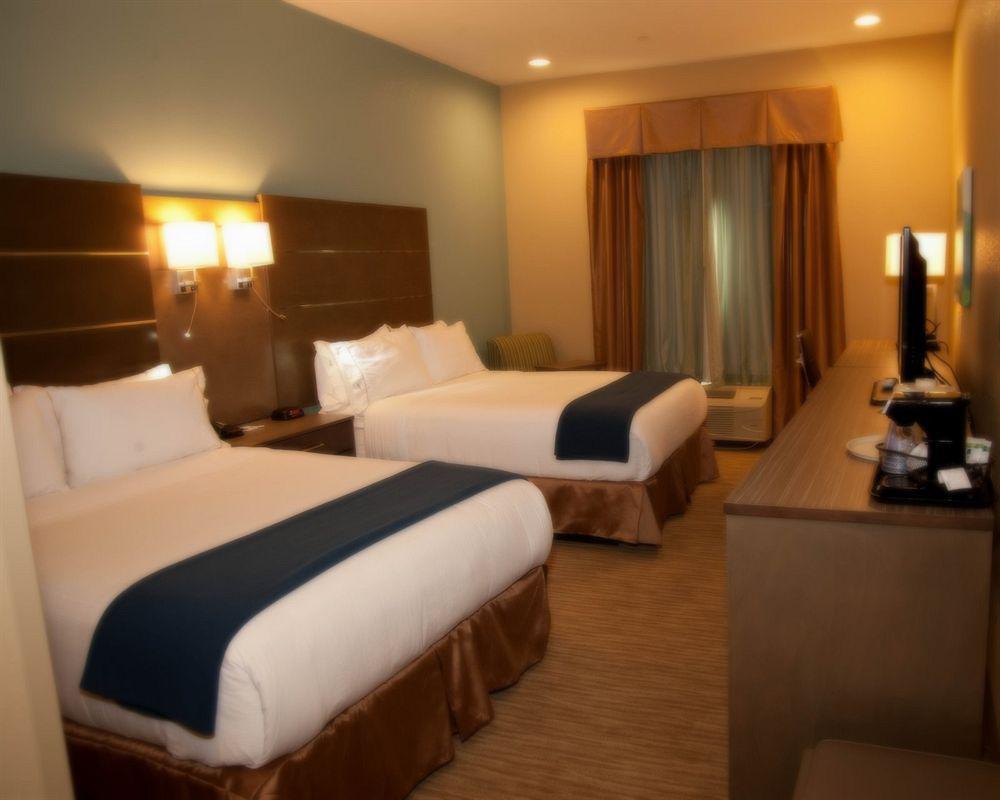 Holiday Inn Express And Suites Schulenburg By Ihg Dış mekan fotoğraf