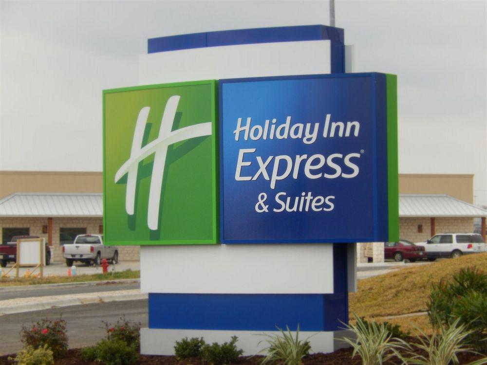 Holiday Inn Express And Suites Schulenburg By Ihg Dış mekan fotoğraf